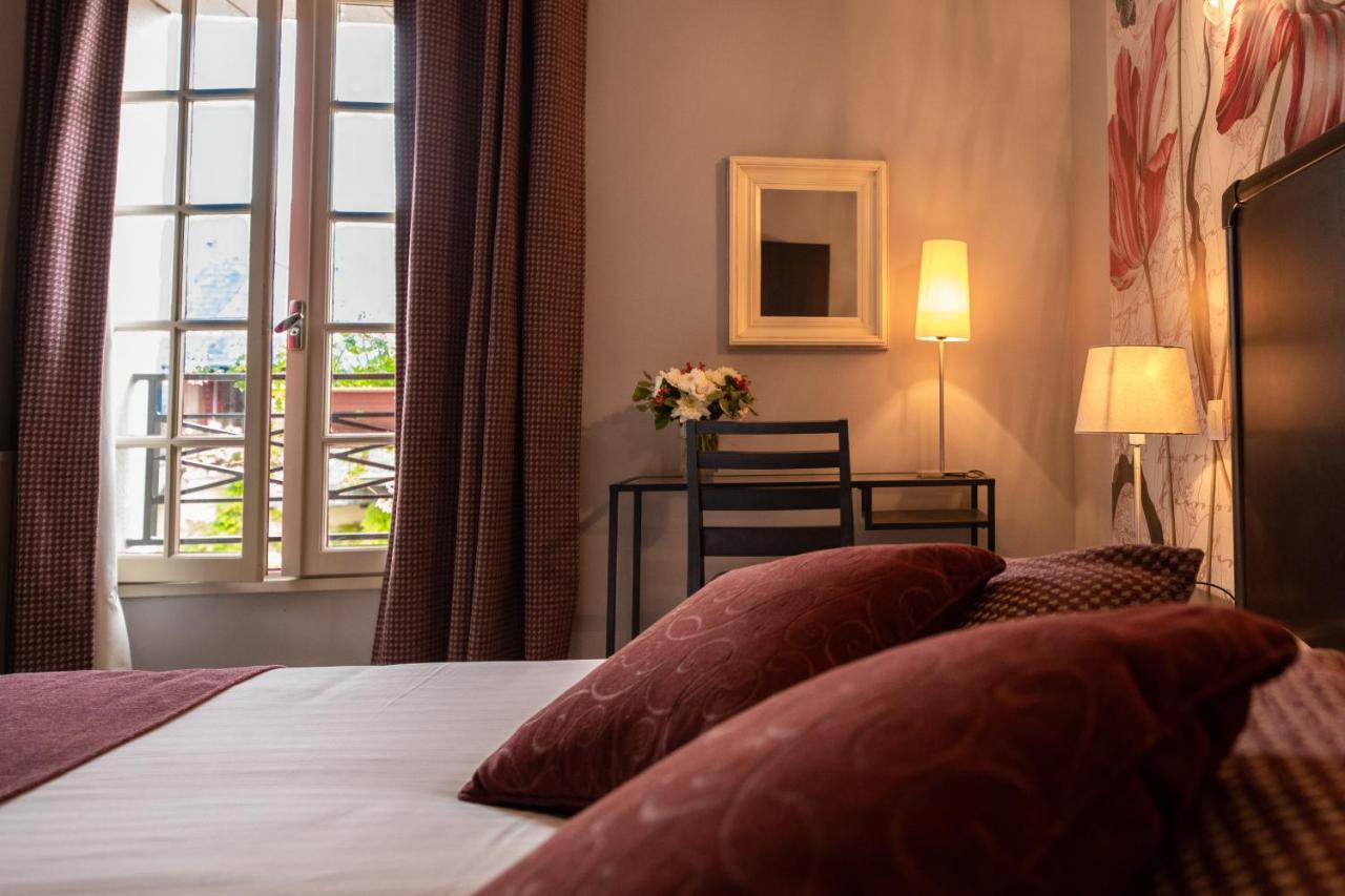Logis Hotel La Croix Blanche Fontevraud Bagian luar foto