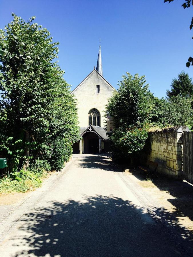 Logis Hotel La Croix Blanche Fontevraud Bagian luar foto