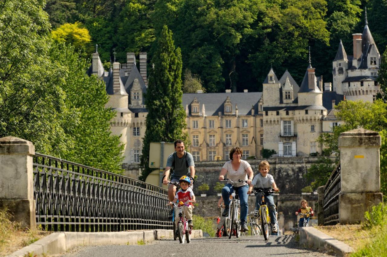 Logis Hotel La Croix Blanche Fontevraud Bagian luar foto