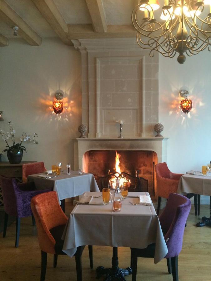 Logis Hotel La Croix Blanche Fontevraud Bagian luar foto
