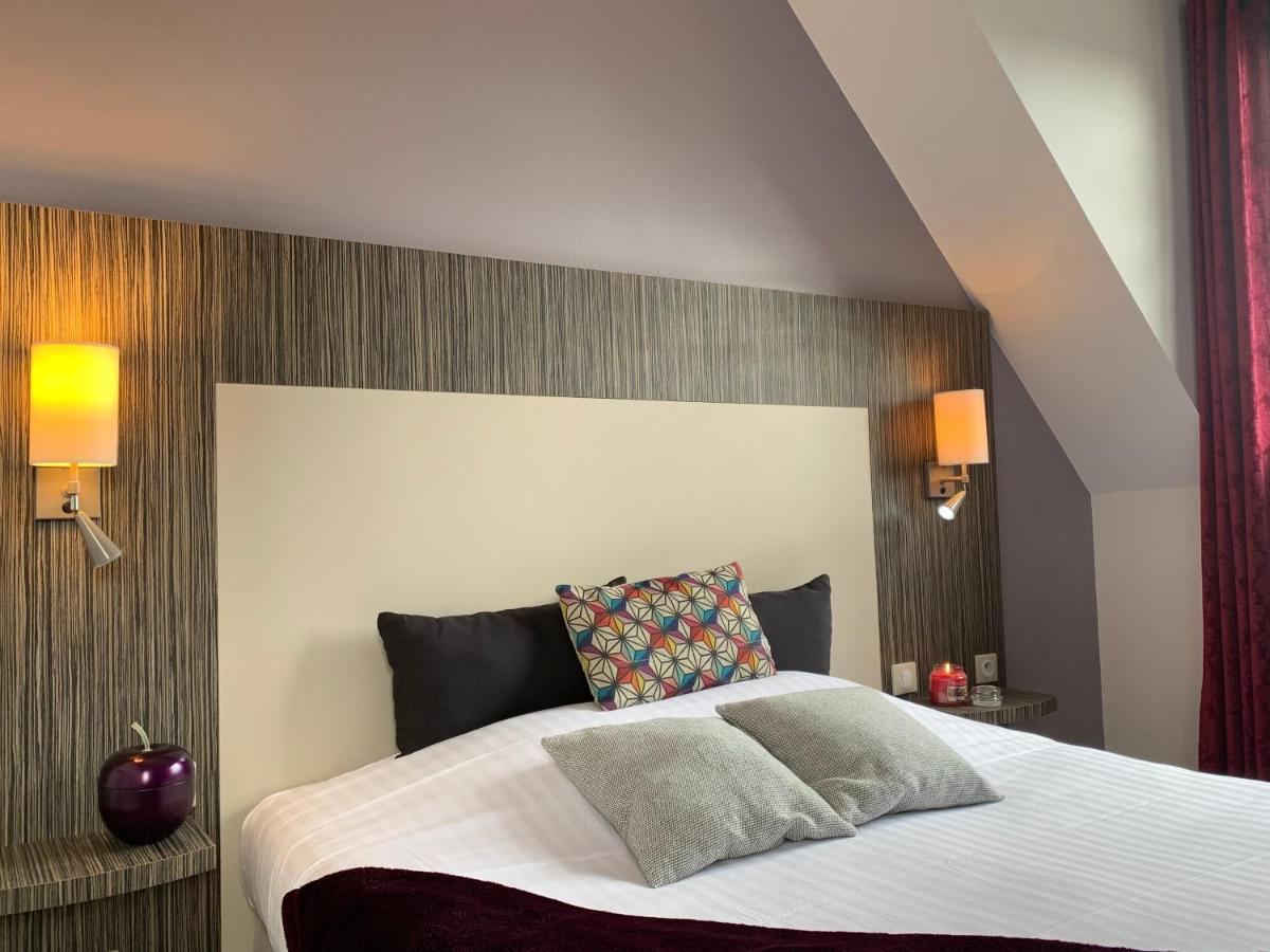 Logis Hotel La Croix Blanche Fontevraud Bagian luar foto