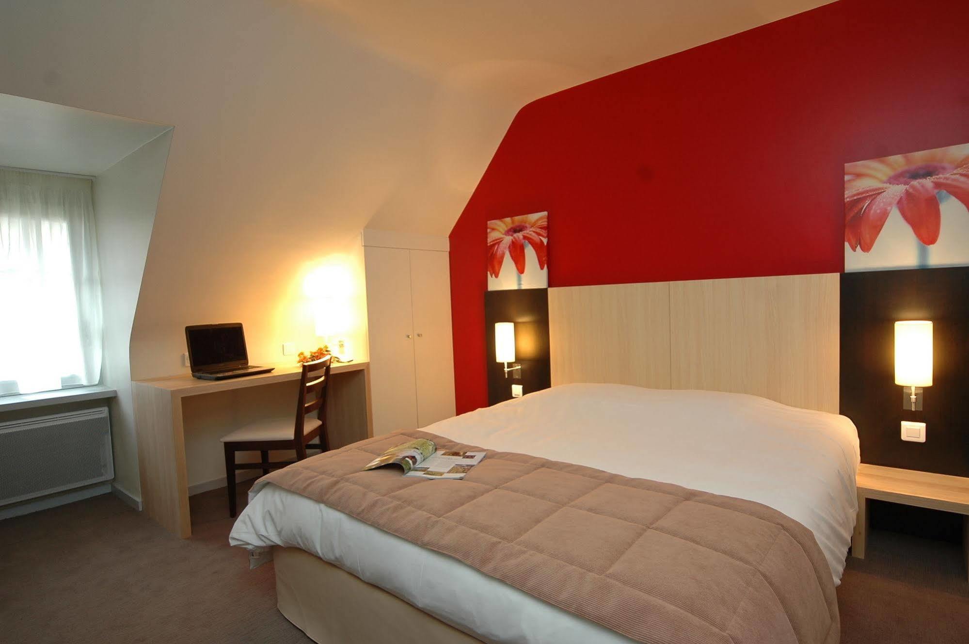 Logis Hotel La Croix Blanche Fontevraud Ruang foto