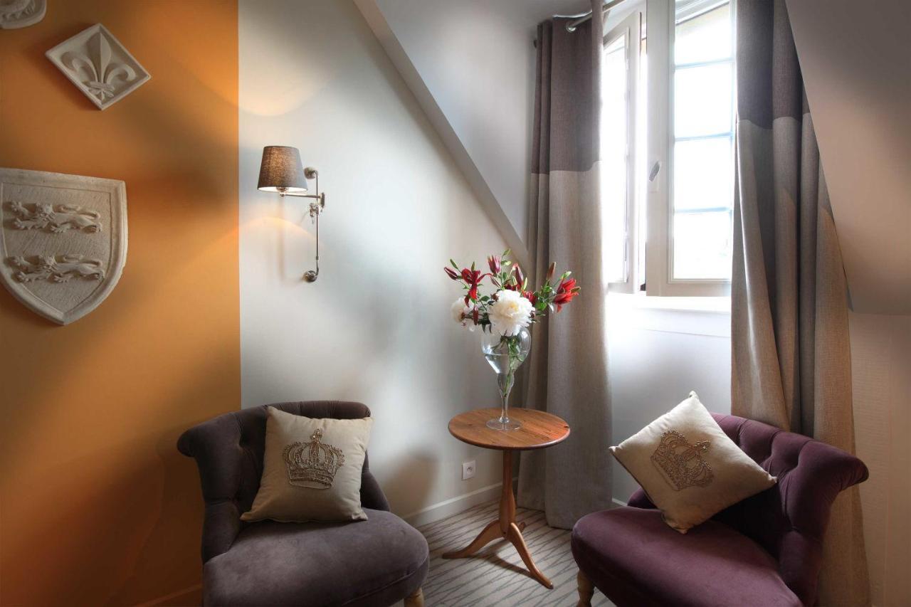 Logis Hotel La Croix Blanche Fontevraud Bagian luar foto