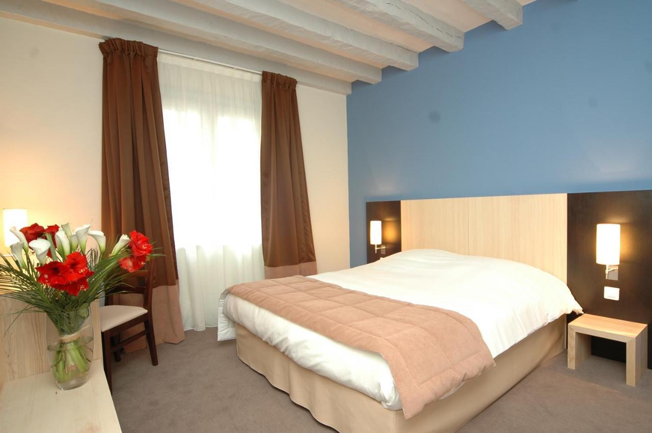 Logis Hotel La Croix Blanche Fontevraud Ruang foto